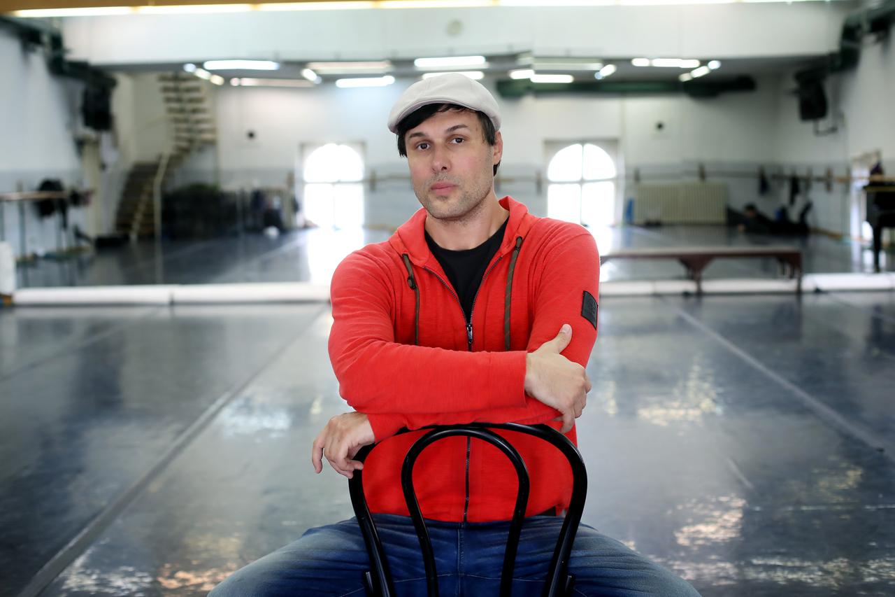 The Man Behind the Movement: Choreographer Leo Mujić on Bringing Hamlet to Brisbane